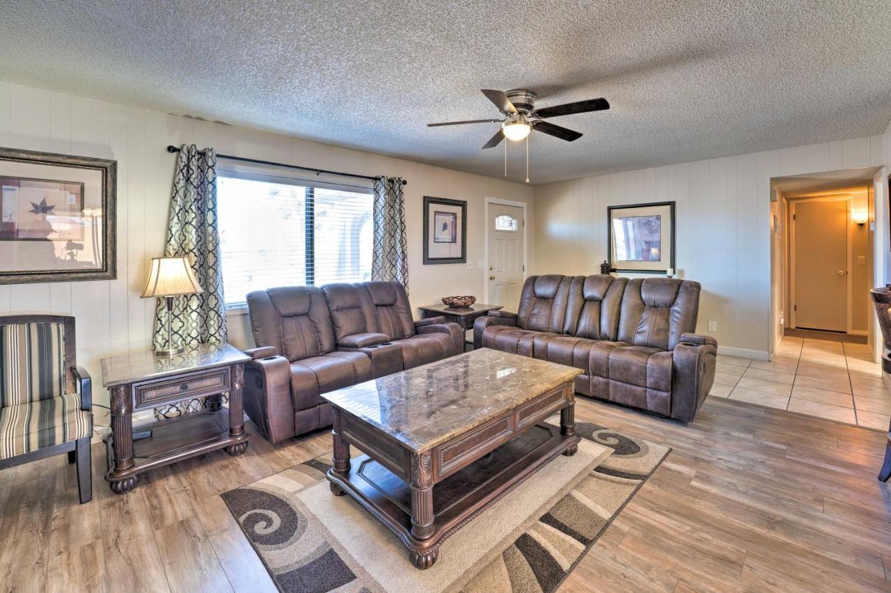 Lake Havasu Home With Pool - 2 Miles To Waterfront! Лейк Хавасу Сити Екстериор снимка